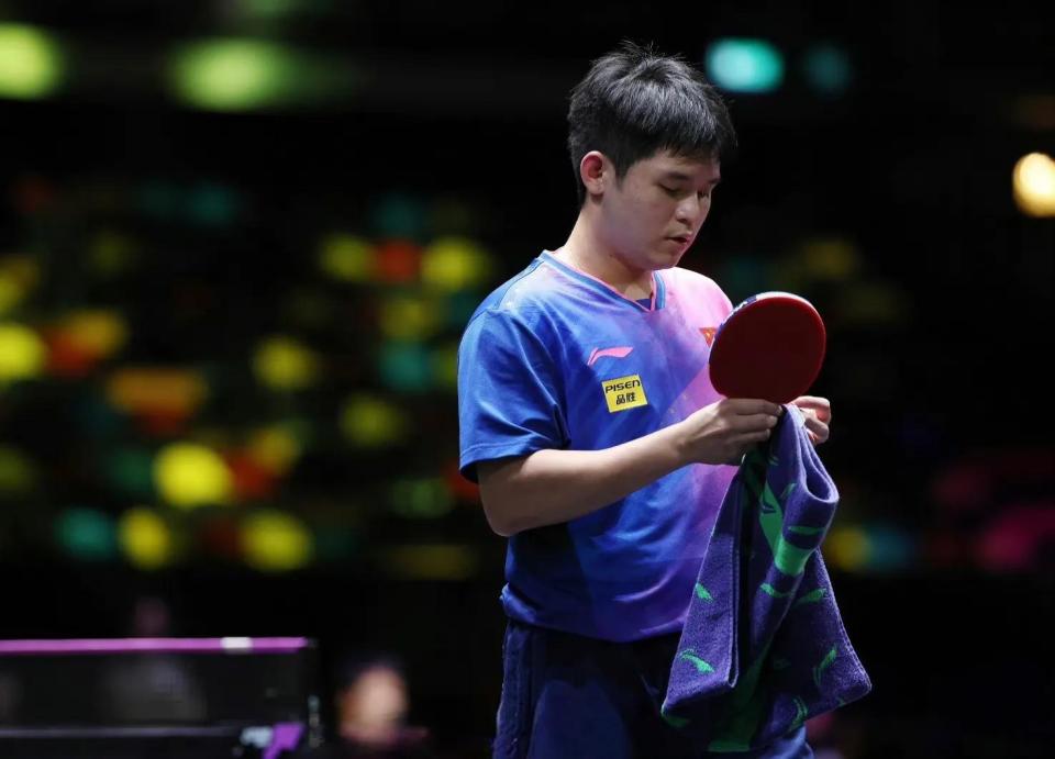 更加胶着 更加胶着