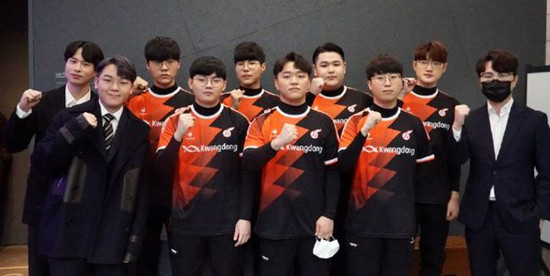 山东队在攻 山东队在攻