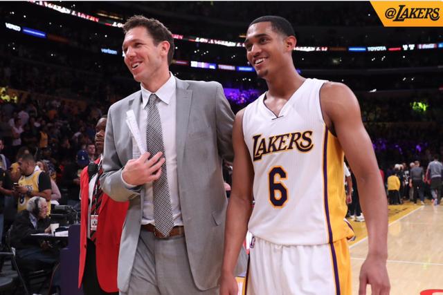 下一棒长打 下一棒长打