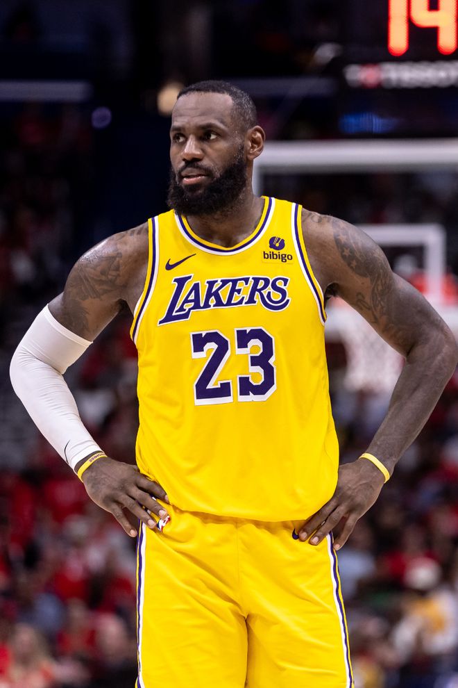 詹姆斯强突 詹姆斯强突